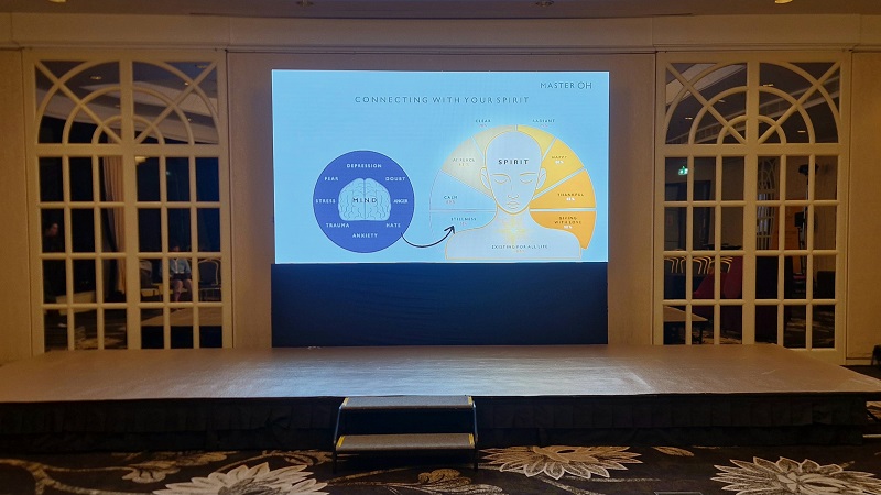 led scherm hilton hotel